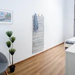 5 Bedrooms With Ac In Center Budapesta