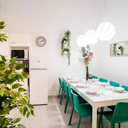 5 Bedrooms With Ac In Center