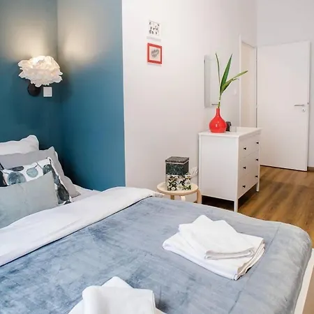 Apartment 5 Bedrooms With Ac In Center