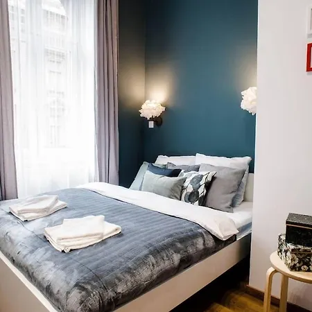 5 Bedrooms With Ac In Center Apartment *