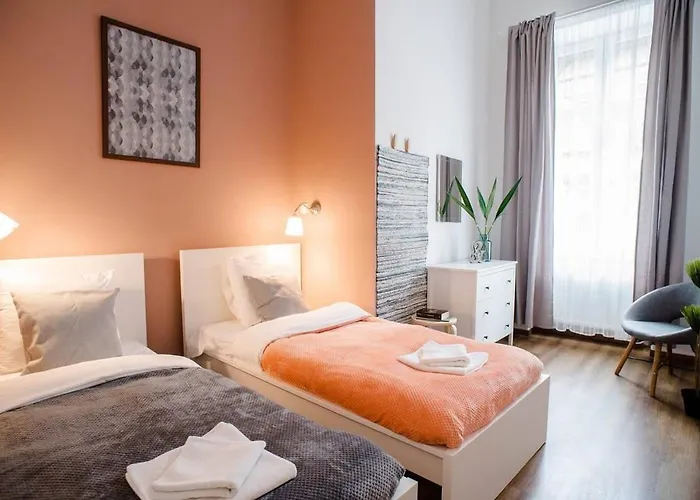 5 Bedrooms With Ac In Center بودابست