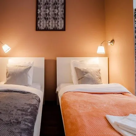 5 Bedrooms With Ac In Center Апартаменты *